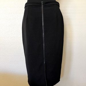 ✨ Halogen Pencil Skirt with back exposed zipper detail - size 8 💣